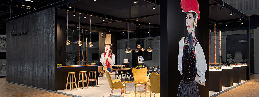 Neues Messekonzept „Black Forest“ Forestadent - Tina Aßmann FNeues Messekonzept „Black Forest“ Forestadent - Tina Aßmann